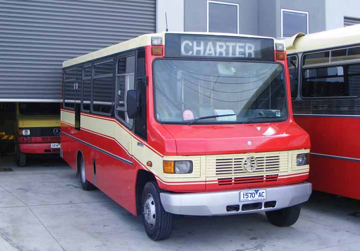 Dee Decker Mercedes LO812 Custom 1570AC